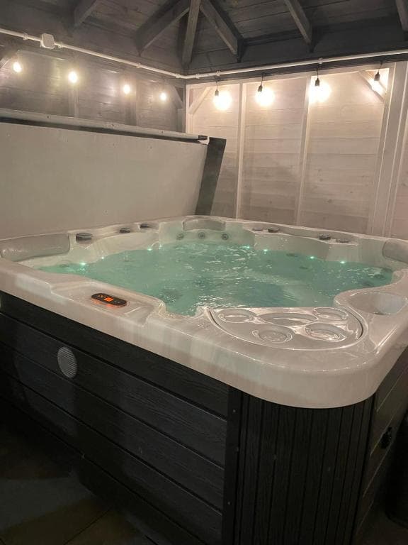jacuzzi szeroko
